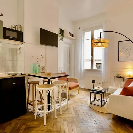 Le 38 F2 De Charme Renove Proche Vieux-marche 아파트 *
