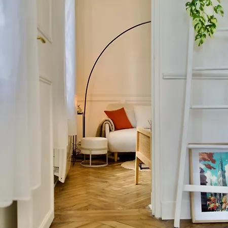 Le 38 F2 De Charme Renove Proche Vieux-marche Apartment