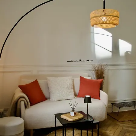 Le 38 F2 De Charme Renove Proche Vieux-marche Appartement