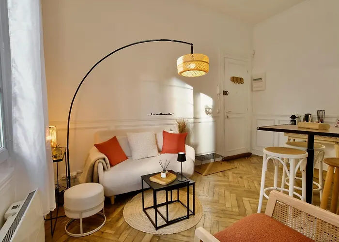 Le 38 F2 De Charme Renove Proche Vieux-marche روان