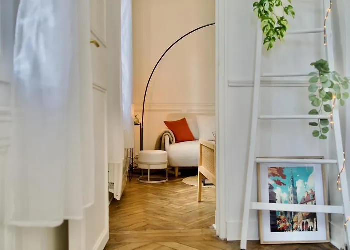 Le 38 F2 De Charme Renove Proche Vieux-marche Apartment