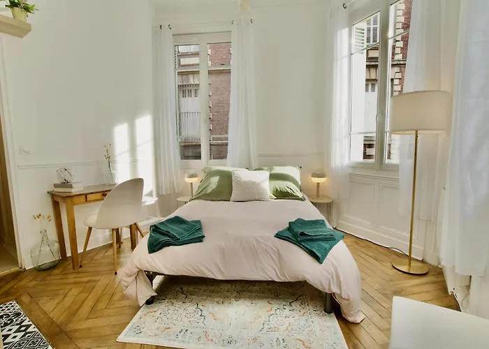 Le 38 F2 De Charme Renove Proche Vieux-marche Apartment