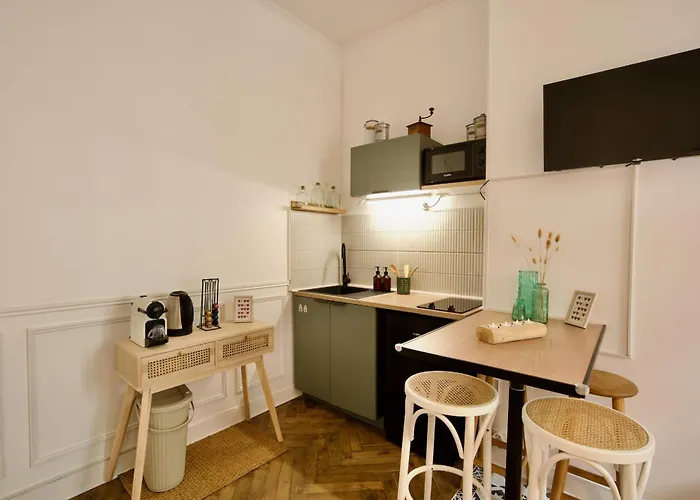 Apartment Le 38 F2 De Charme Renove Proche Vieux-marche *