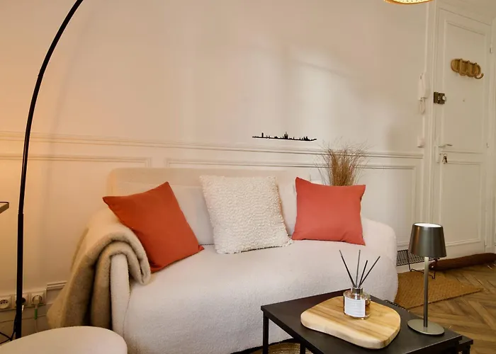 Apartment Le 38 F2 De Charme Renove Proche Vieux-marche *